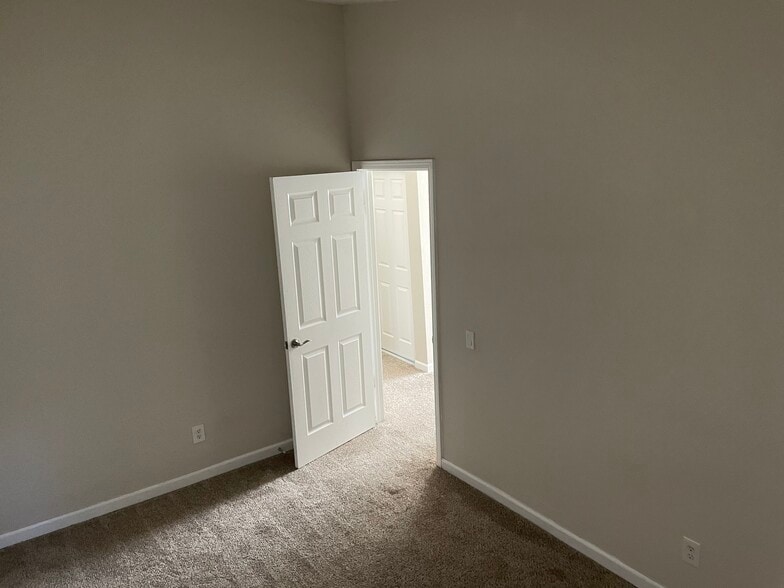 Building Photo - 7234 Kallie Kay Ln