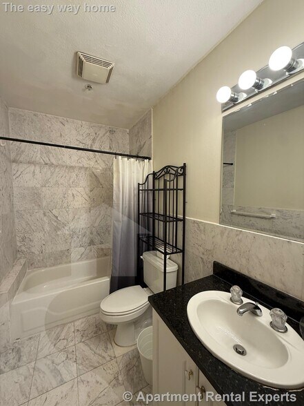 Building Photo - 373 Highland Ave