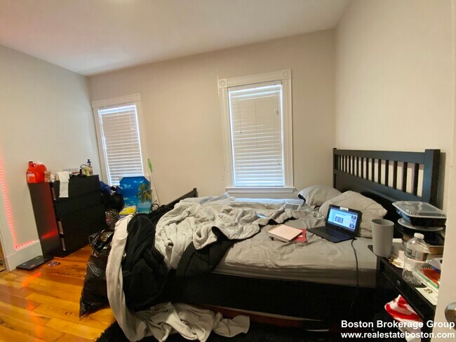 Building Photo - 108 Buttonwood St