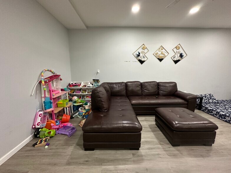 Building Photo - 75 LIBERTY Ave