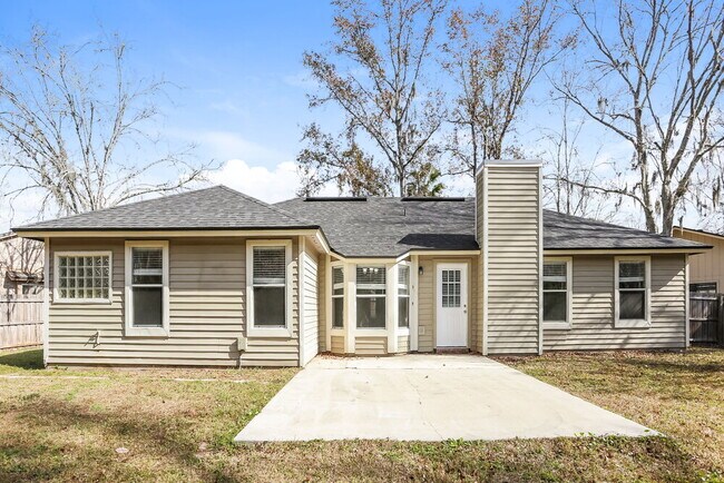 Building Photo - 548 Edward Rutledge St