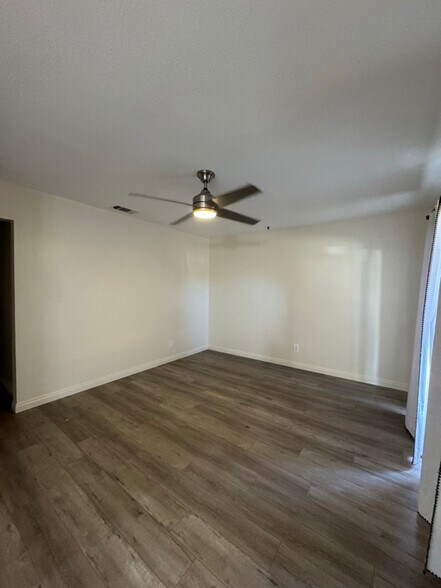 Building Photo - 2757 Bolker Dr