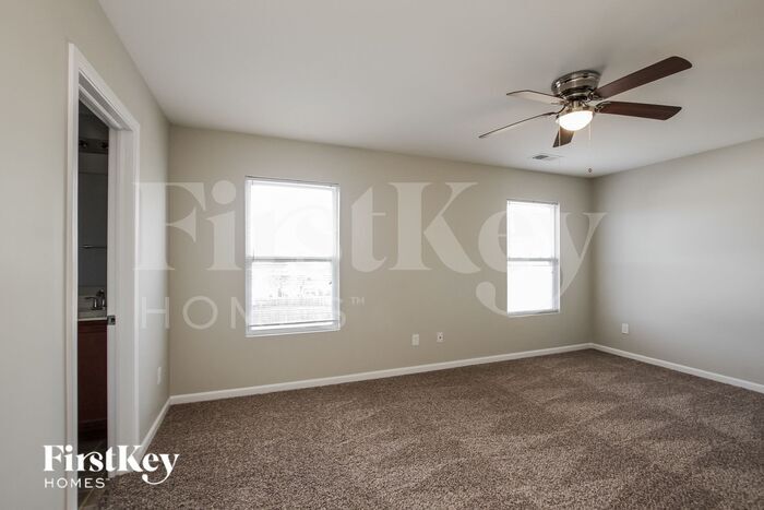 Building Photo - 1732 Larne Cir