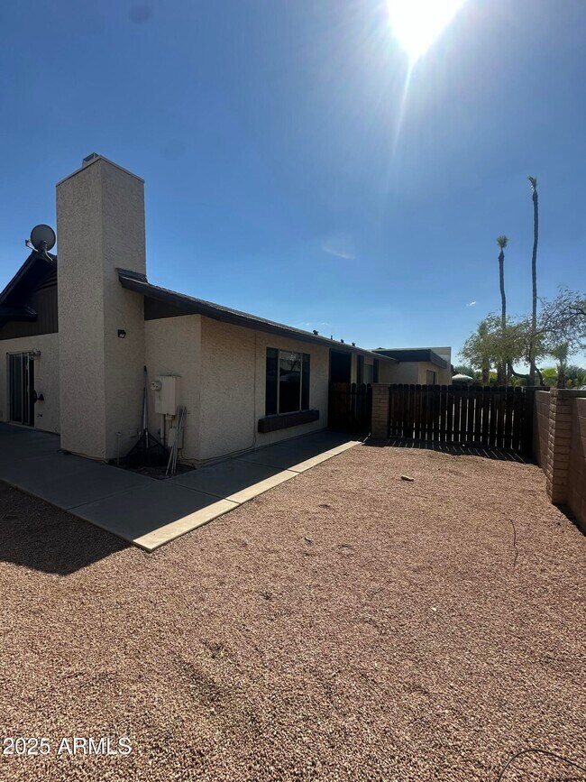 Building Photo - 8691 E Latham St