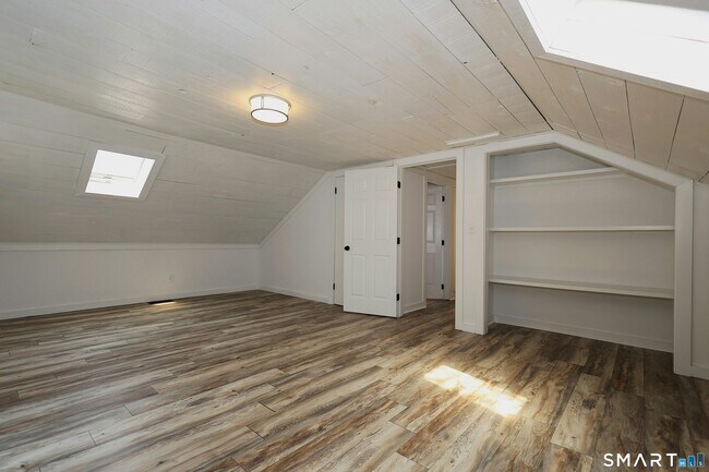 Building Photo - 15 Maple Shade Rd