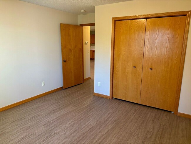 Building Photo - One Level Living ~ Wonderful Townhome