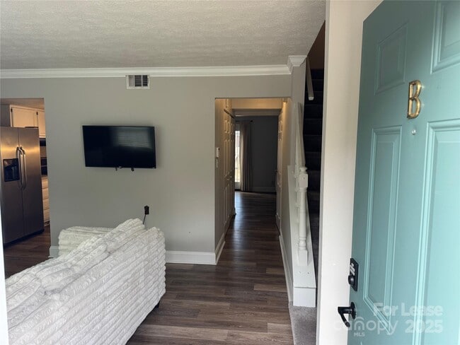 Building Photo - 1201 Scaleybark Rd