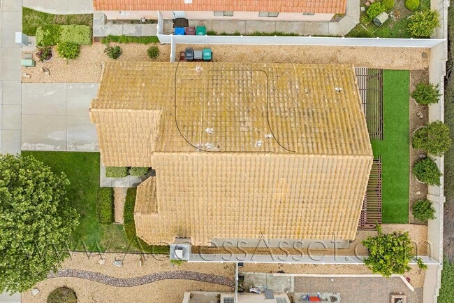 Building Photo - Welcoming 3 Bed / 2 Bath Home in a Peaceful Murrieta Neighborhood