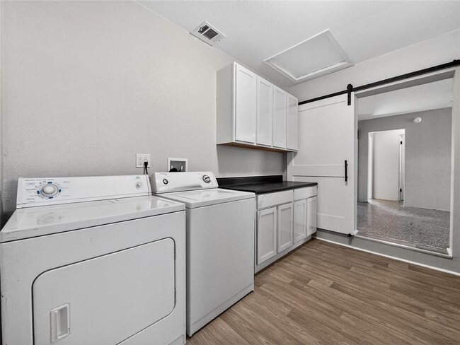 Building Photo - 510 N Barrow Ave