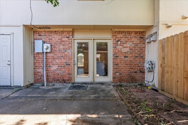 Building Photo - 1517 Bonanza Rd