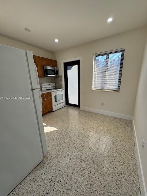 Building Photo - 6750 SW 21st St