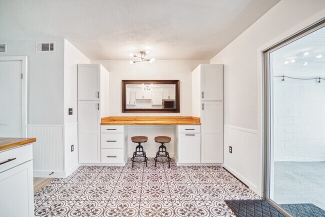 Building Photo - 11912 Cypress Hill Cir