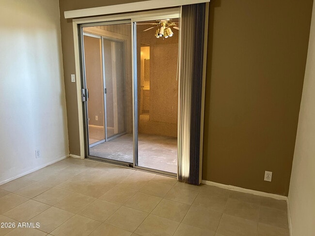 Building Photo - 501 W Yukon Dr