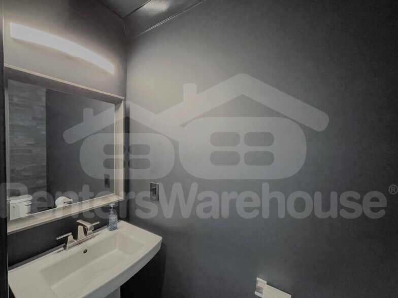 Building Photo - 1907 Doubloon Way