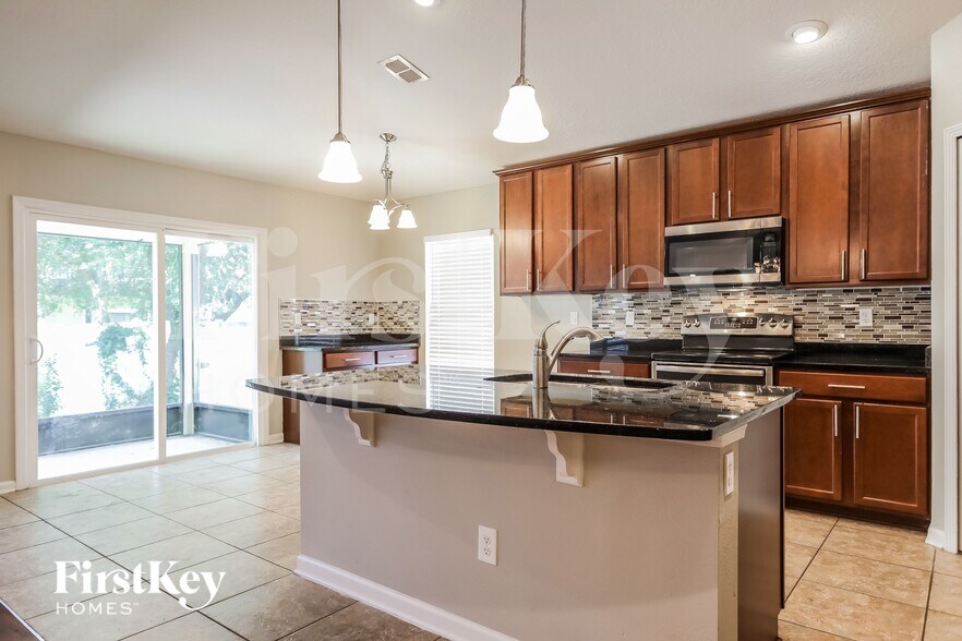 Building Photo - 344 Sunshine Dr