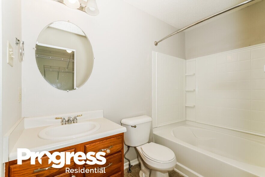 Building Photo - 3012 Earlswood Ln