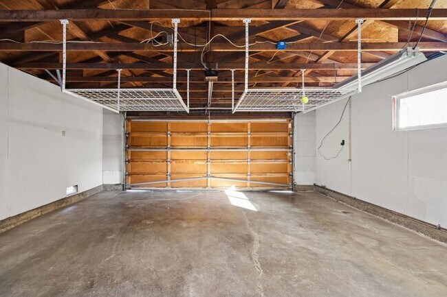 Building Photo - 6386 Blackwood Dr