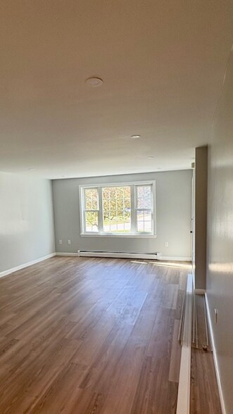 Building Photo - 709 Springbrook Cir