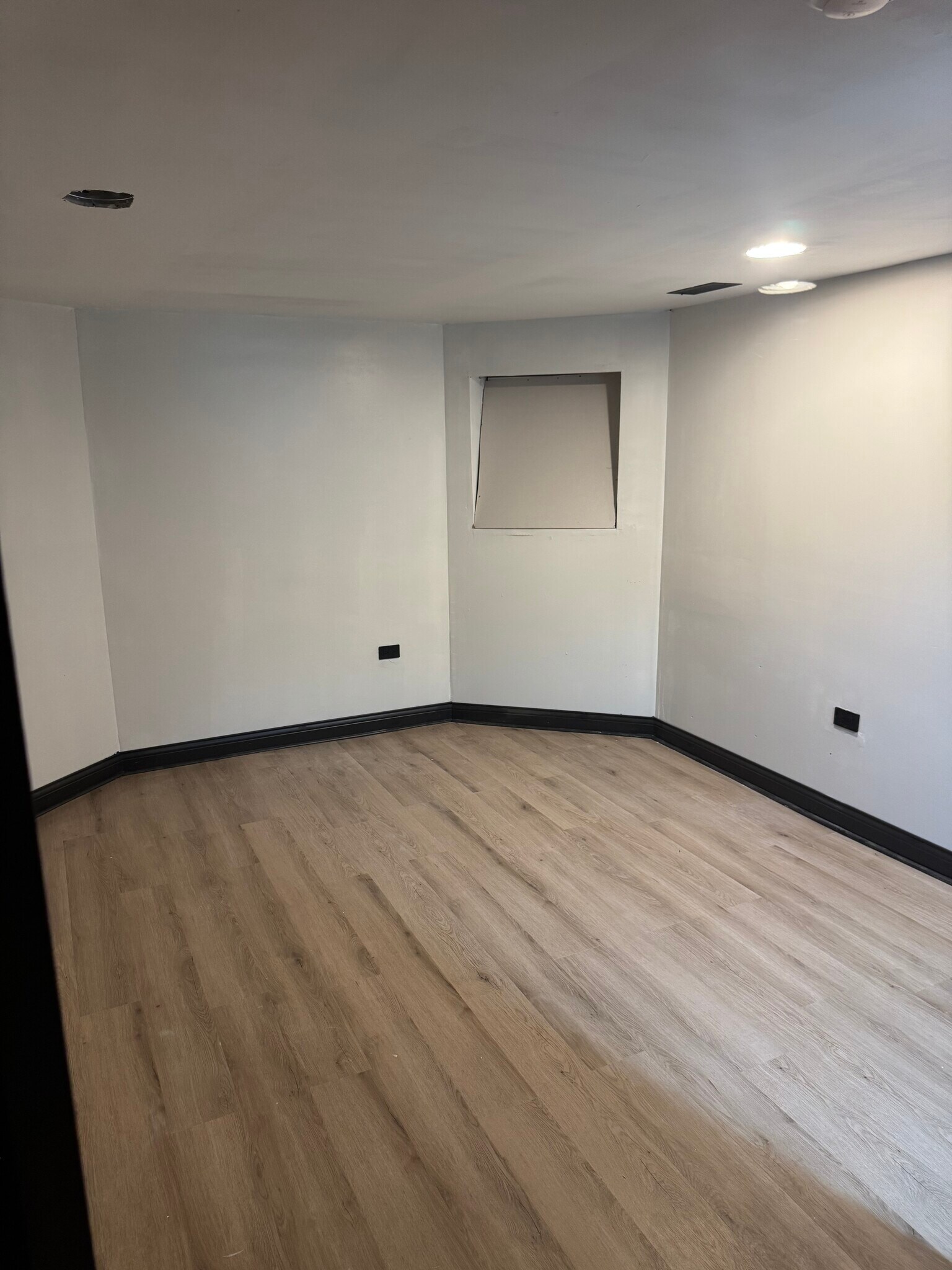 3rd Bedroom - 5965 W Erie St