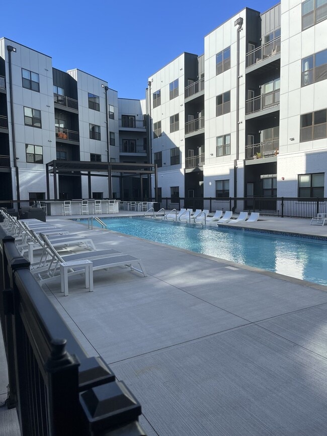 Building Photo - BEAUTIFUL CONDO IN THE HEART OF THE NATIONS IN NASHVILLE, TENNESSEE