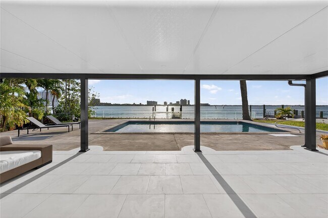 Building Photo - 1101 S Shore Dr