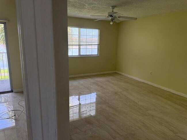 Building Photo - 5061 Wiles Rd