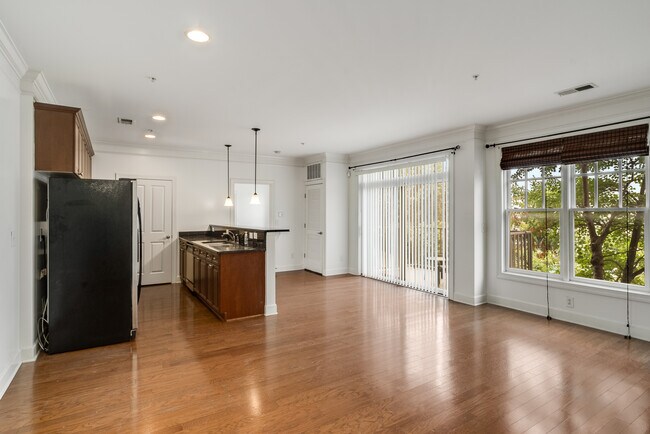 Building Photo - 3100 West End Cir