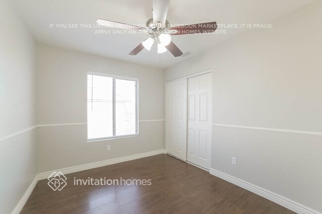 Building Photo - 9528 N 92nd Dr