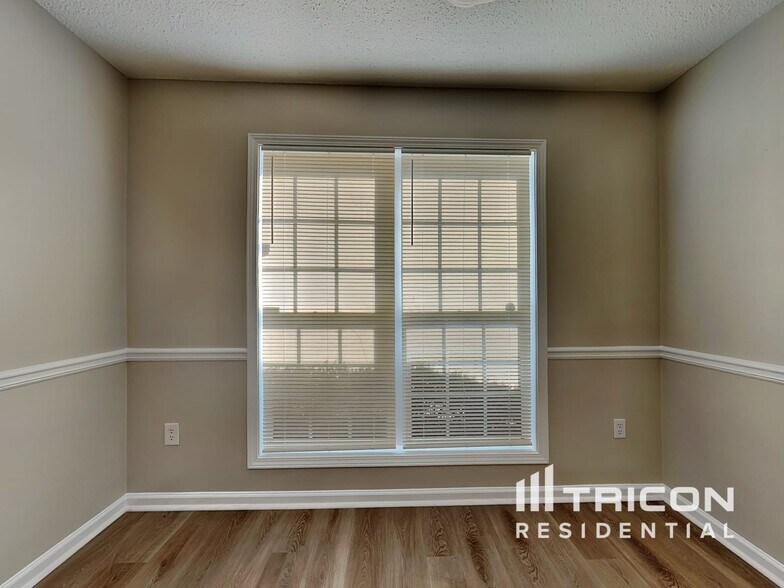 Building Photo - 294 3rd Ave