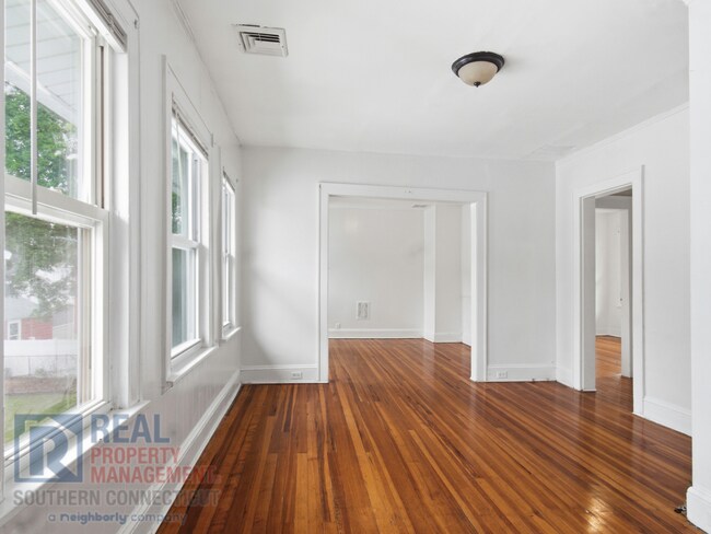 Building Photo - 92 Aldine Ave