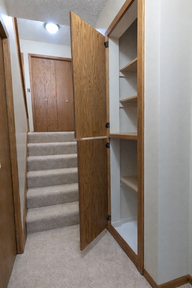 Building Photo - 10563 Martin St NW