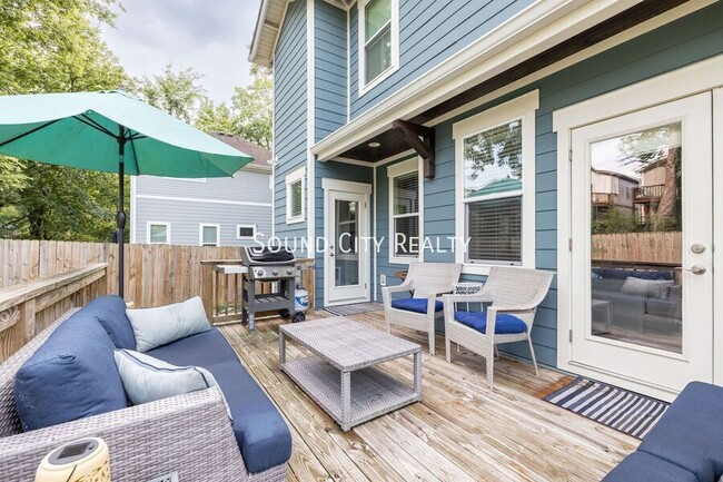 Building Photo - 606B Eastboro Dr