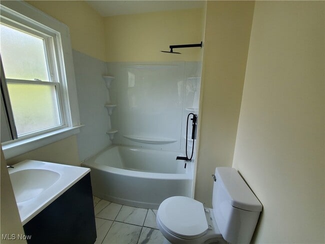 Building Photo - 1686 Avalon Rd