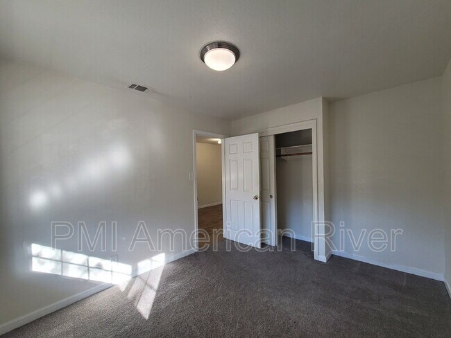 Building Photo - 2525 J St