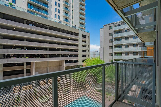 Building Photo - 888 N 4th St