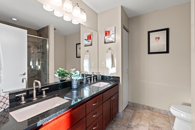 Building Photo - 929 Portland Ave