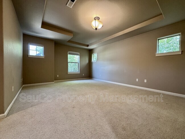 Building Photo - 7182 NE Rockridge Pl