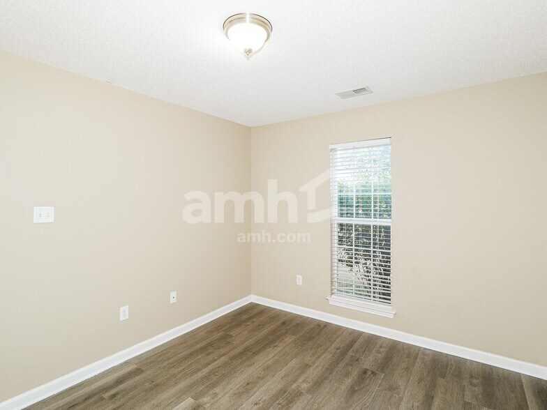 Building Photo - 5767 Kuykendall Dr