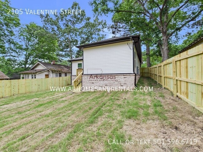 Building Photo - 2105 S Valentine St