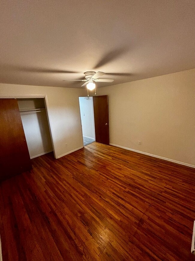Building Photo - Remodeled Duplex Just Minutes from Old Tow...