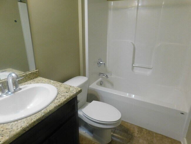 Building Photo - Welcome Home to Luxury Living in Lake Cyrus!