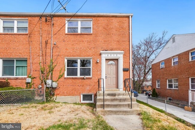 Building Photo - 6212 Carters Ln
