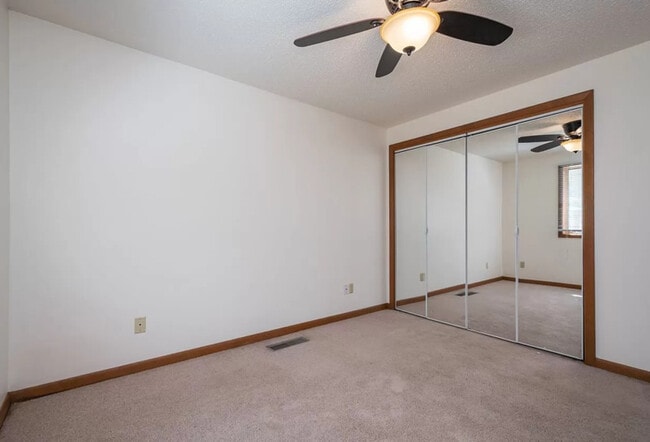 Building Photo - 1235 Dolen Pl