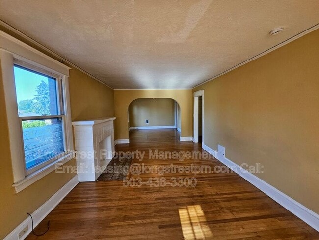 Building Photo - 1402 SE 30th Ave
