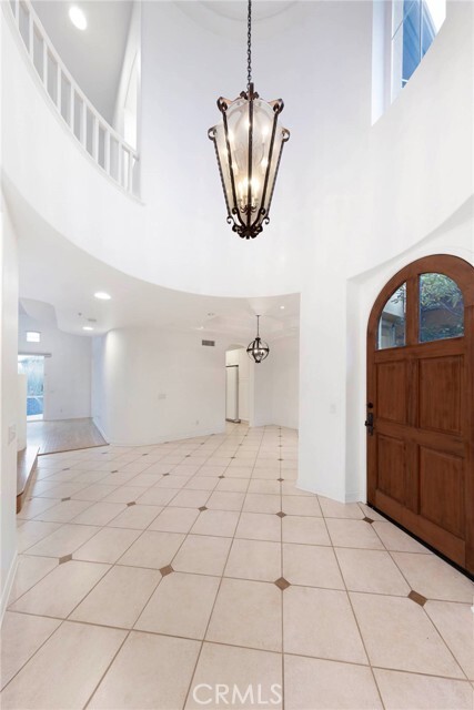 Building Photo - 19 Lucania Dr