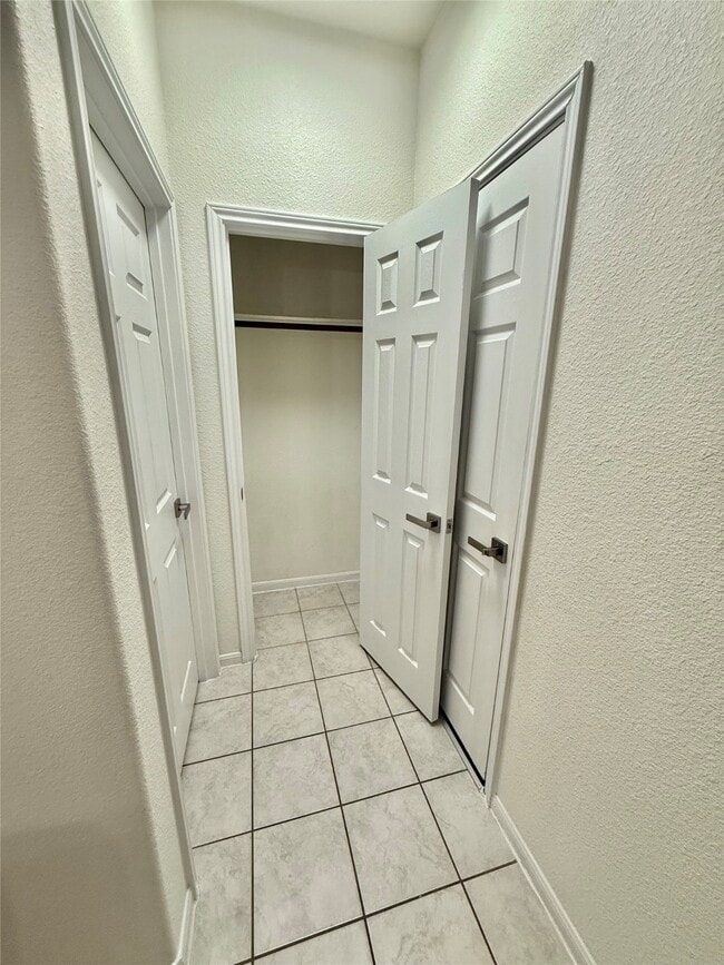 Building Photo - 16538 Twinwalker Drive