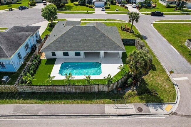 Building Photo - 5923 Loxahatchee Pines Dr