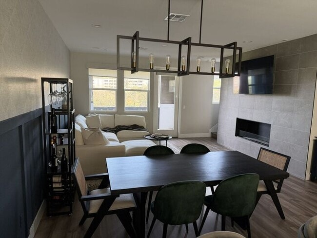 Building Photo - Luxury Living in Fountaingrove Wine Country/ Excellent location with rare views/ Fully upgraded i...