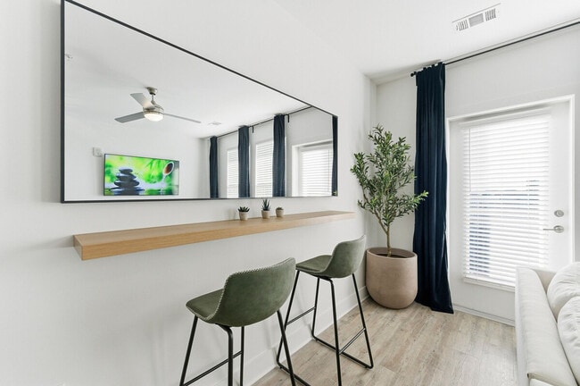 Building Photo - 220 Bill Kennedy Wy SE