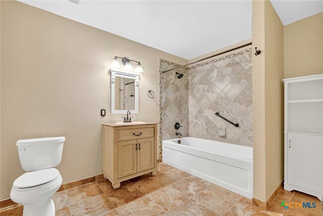 Building Photo - 1108 Houston St